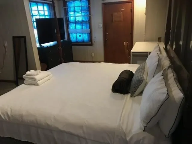 135 Clinton Family House *